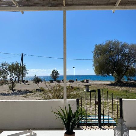 Zen Seaside Apartment Каламаки Екстериор снимка