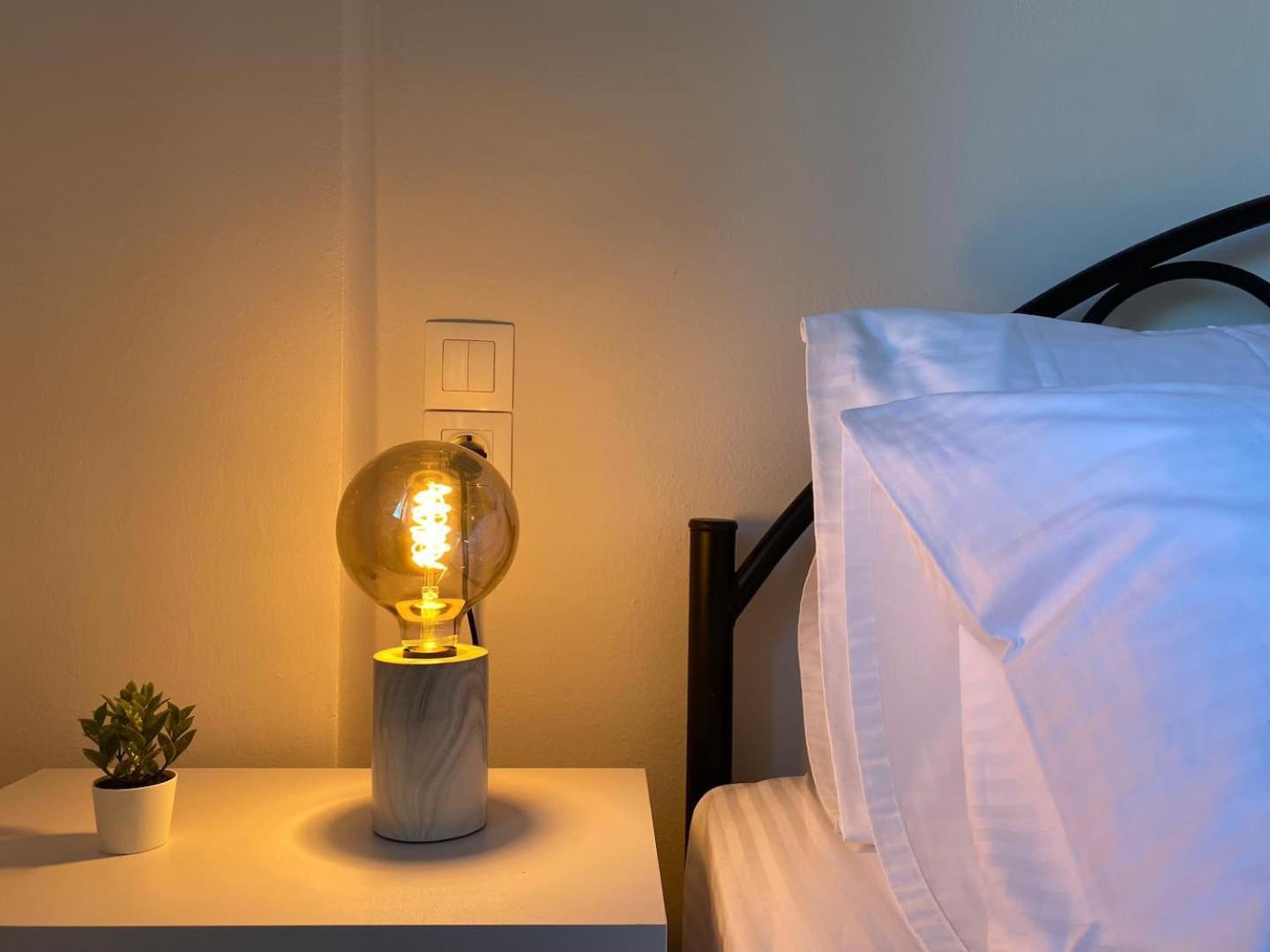 Zen Seaside Apartment Каламаки Екстериор снимка