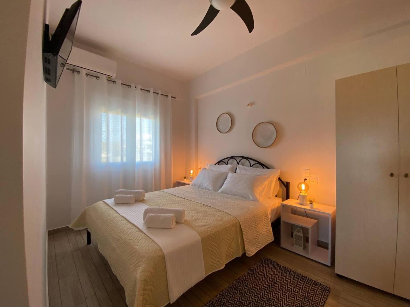 Zen Seaside Apartment Каламаки Екстериор снимка